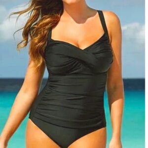 New Classic One Piece Sweetheart
Twist Plus Size 24 3X Swimsuits For All
